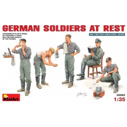 German Soldiers at Rest WWII  -  MiniArt (1/35)