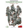 Totenkopf Division Kharkov 1943  -  MiniArt (1/35)