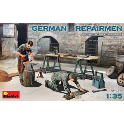 German Repairmen WWII  -...