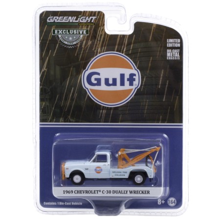 [Hobby Exclusive] 1969 Chevrolet C-30 Dually Wrecker (Gulf Oil) - Greenlight (1/64)