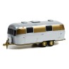 [Hitched Home Series 12] 1972 Airstream Double-Axle Land Yacht Safari Custom (Chrome and Gold) - Greenlight (1/64)