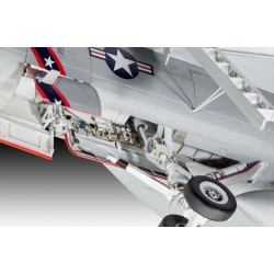 McDonnell Douglas F/A-18E Super Hornet  -  Revell (1/32)