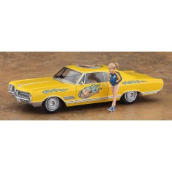 1966 Buick Wildcat Coupe Type B + Wild Egg Girls "Amy McDonnell" Figure  -  Hasegawa (1/24)