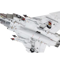 McDonnell Douglas F-4B Phantom II  -  Tamiya (1/48)