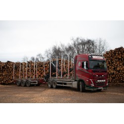 Volvo FH5 Globetrotter [S & D.E. Robertson]  -  Tekno (1/50)