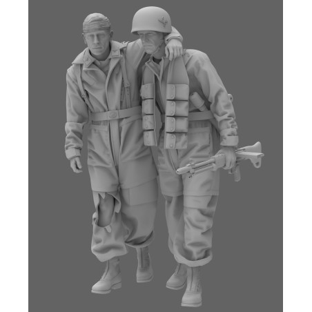 Fallschirmjäger with a Wounded Comrade  -  BlackSnake Model (1/35)