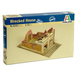 Wrecked House  -  Italeri...