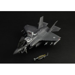 Lockheed-Martin F-35 B Lightning II STOVL Version  -  Italeri (1/48)