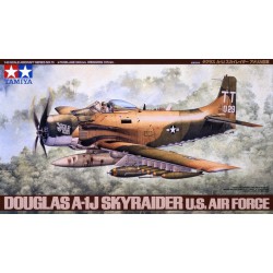 Douglas A-1J Skyraider U.S....