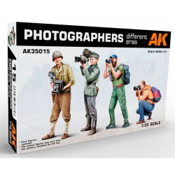 Photographers Different Eras  -  AK Interactive (1/35)