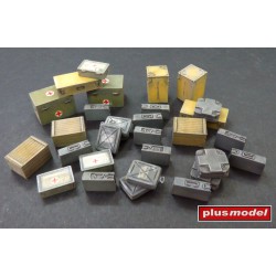 Ammunition and Medical Aid Containers Germany WWII  -  Plusmodel (1/35)