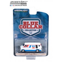 "Blue Collar Collection Series 9"  1976 Dodge B-100 "Mopar"  -  Greenlight (1/64)